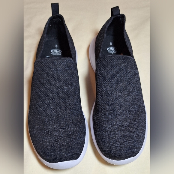Athletic Works Shoes - 👟ATHLETIC WORKS slip-shoes. Size 8